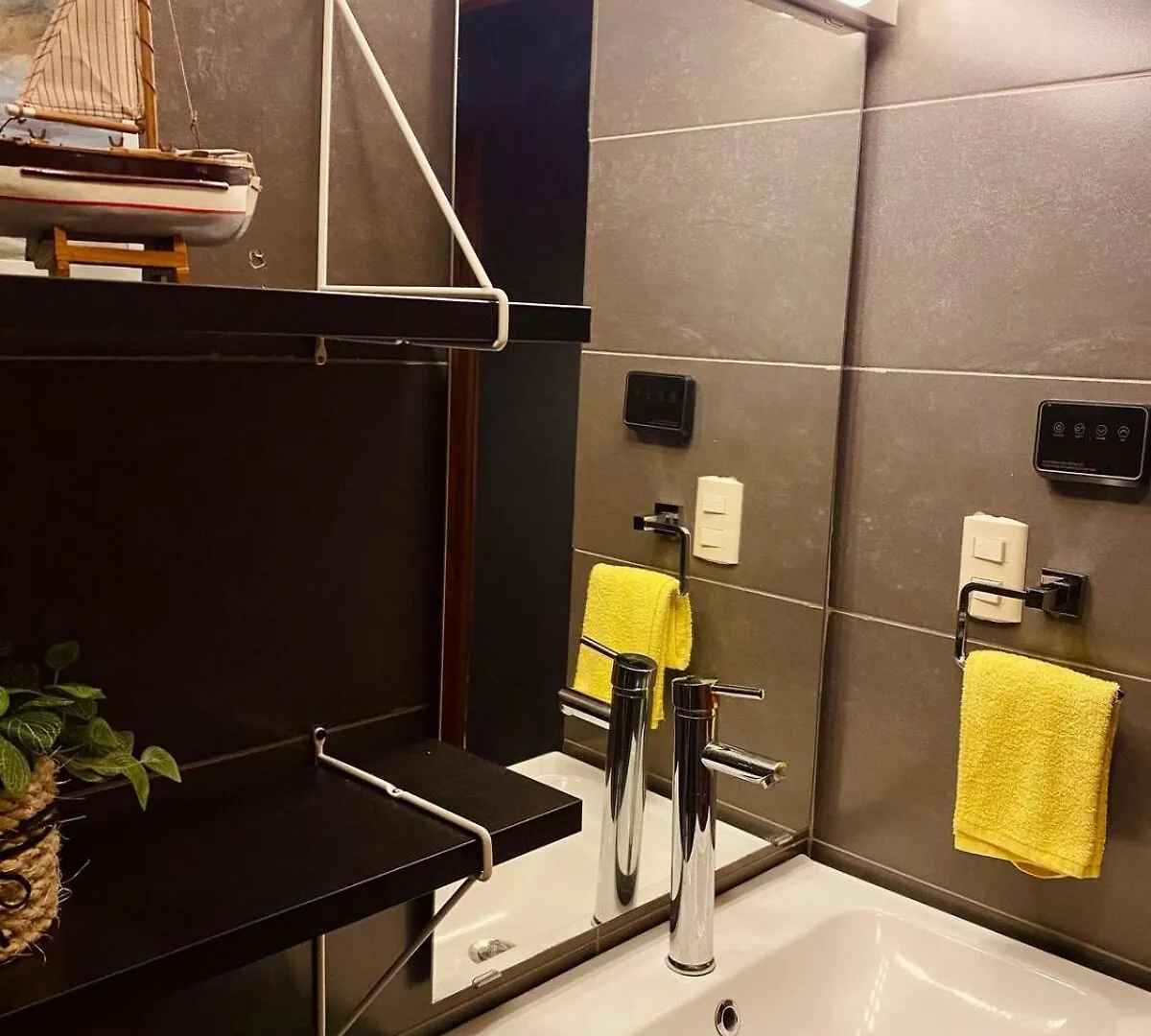 סנטיאגו דה לוס קבאלרוס Acogedor Penthouse De 2 Habitacion דירה סנטיאגו דה לוס קבאלרוס